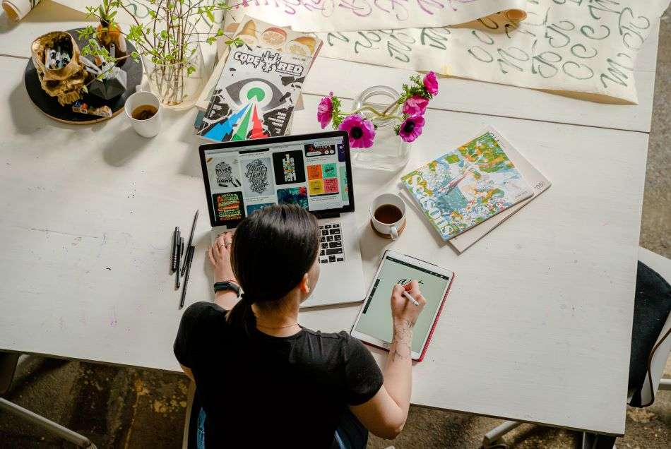 Best AI Design Tools for Businesses and Freelancers